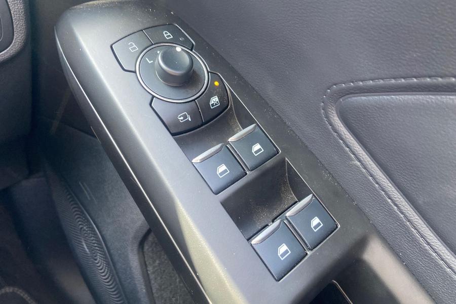 Ford FOCUS Photo autoimg-fffb2e2352a5665de8b8955d7a99663abf2dfe31.jpg