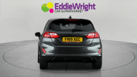 Ford Fiesta Photo 5