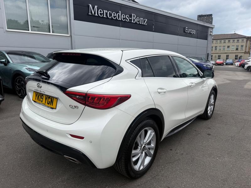 Used Infiniti Q30 YK19YGN 25