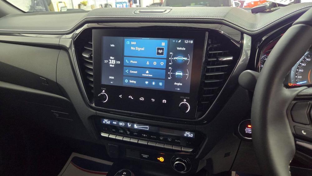 Isuzu D-max Photo autoweb-08ea3be5229f16e3d1a883a81edac3708698de3f.jpg