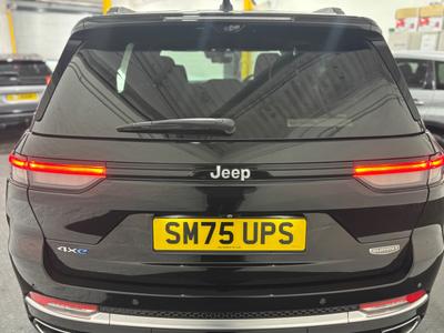 Jeep Grand Cherokee Photo 13