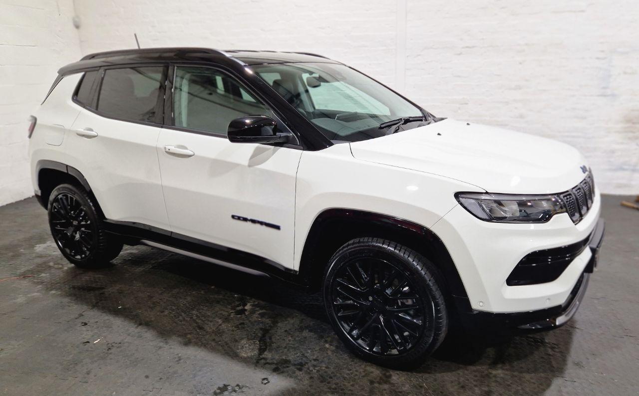 Used 2023 Jeep Compass White With A Black Roof 27 999 Ian Grieve