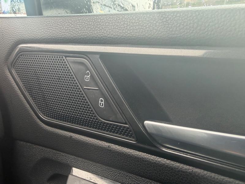 Used Volkswagen Tiguan YR18ZDJ 39