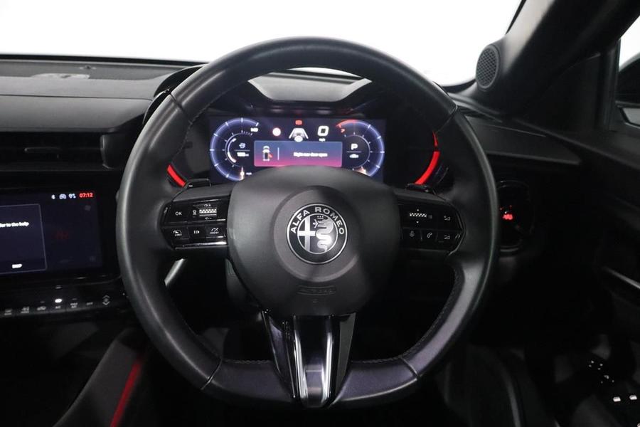 Alfa Romeo Junior Photo autoweb-166b270787788ec97e391453d2851023351eedfe.jpg