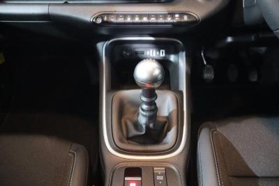 Jeep Avenger Photo 16
