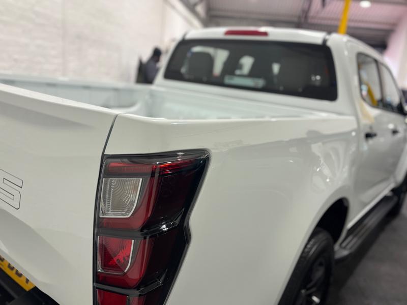 Isuzu D-max Photo autoweb-1aeed7da28842c7dca463e45f9481949dc8acbed.jpg