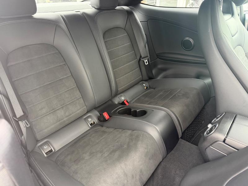 Used Mercedes-Benz C Class YE19UMZ 17