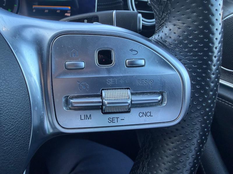 Used Mercedes-Benz E Class YM19OYK 42