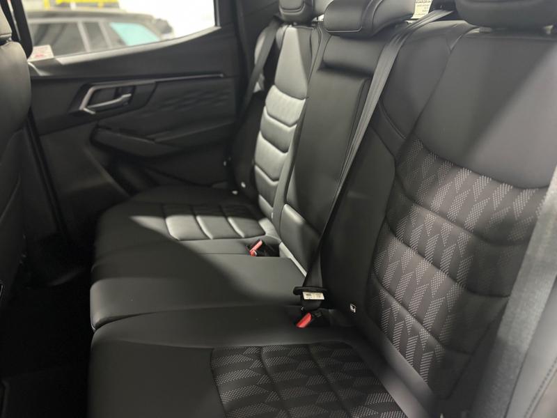 Isuzu D-max Photo autoweb-219bb53e52eeaf13e5efbd44b0d42ff3d67810ef.jpg