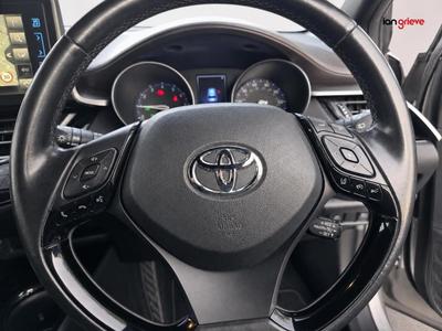 Toyota C-HR Photo 21