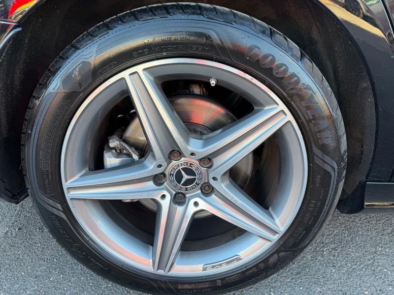 Used Mercedes-Benz E Class YM19OYK 12