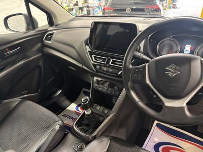 Suzuki S-Cross Photo 17