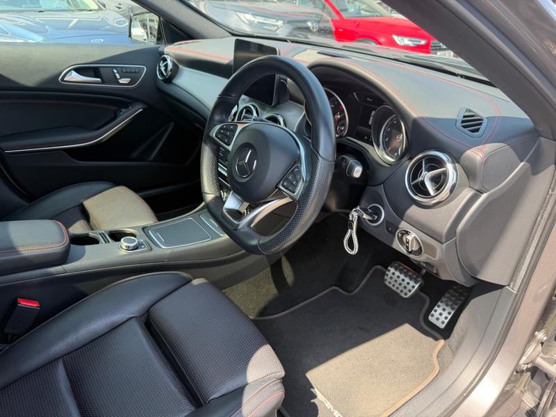 Used Mercedes-Benz GLA YS68XDB 17