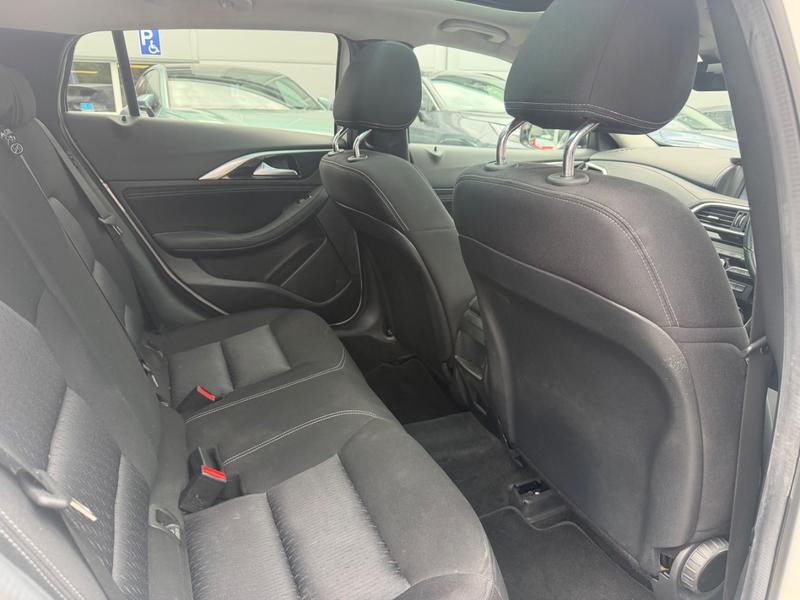 Used Infiniti Q30 YK19YGN 16