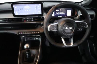 Jeep Avenger Photo 13
