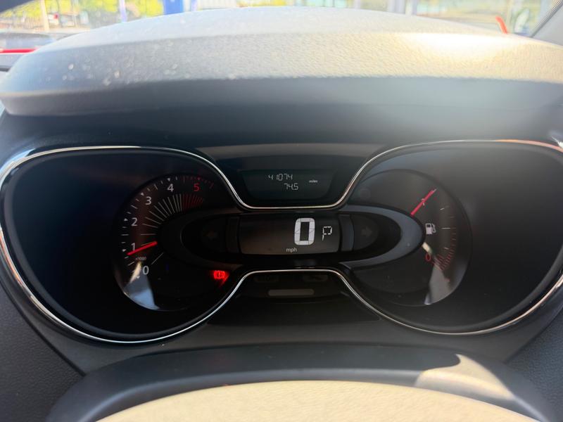 Used Renault Captur NA17CUJ 28