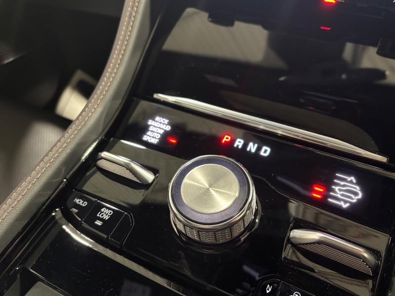 Jeep Grand Cherokee Photo autoweb-3ba03c024b864f3c40a8977a0506e17e1a26dba0.jpg