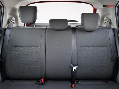 Suzuki Swift Photo 14