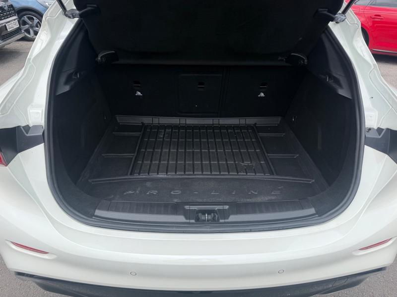 Used Infiniti Q30 YK19YGN 12