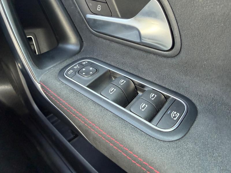Used Mercedes-Benz A Class YN24WSV 33