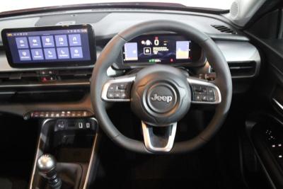 Jeep Avenger Photo 15