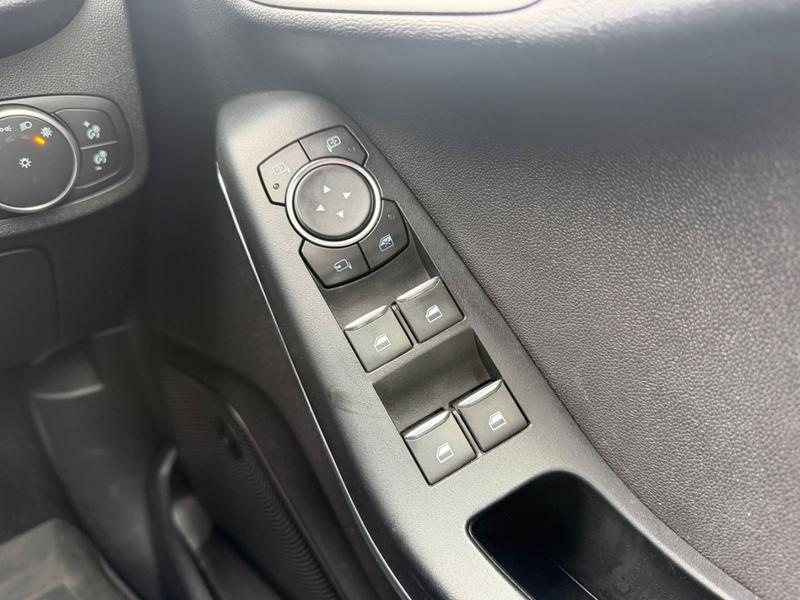 Used Ford Fiesta YS69AVJ 32
