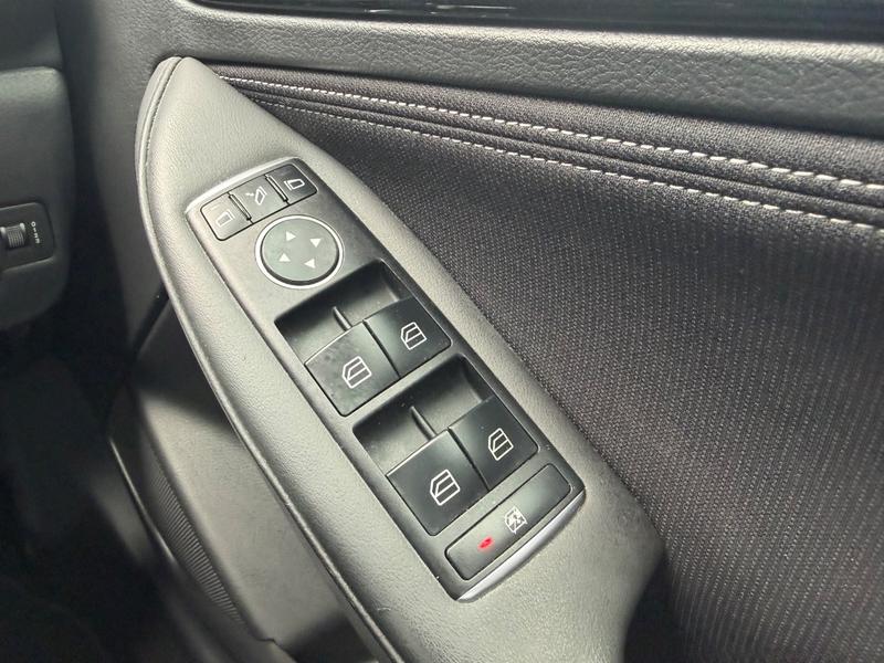 Used Infiniti Q30 YK19YGN 30
