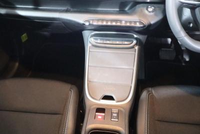Jeep Avenger Photo 16