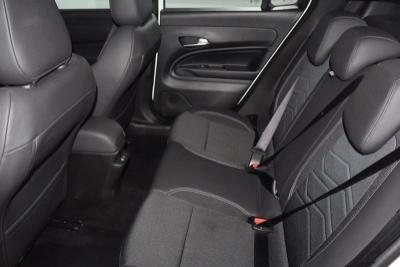 Jeep Avenger Photo 11