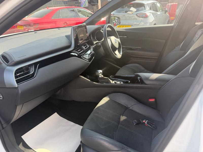 Used Toyota C-HR YY72DRX 29