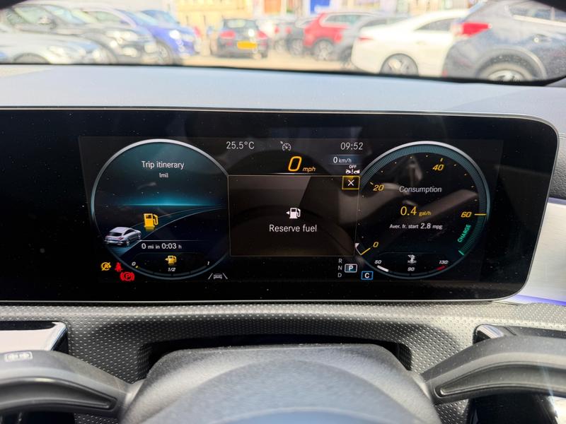 Used Mercedes-Benz CLA OV72BAO 31