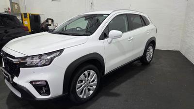 Suzuki S-Cross Photo 11