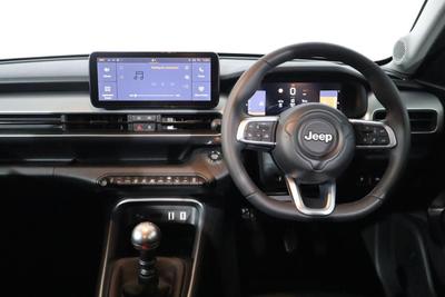 Jeep Avenger Photo 13