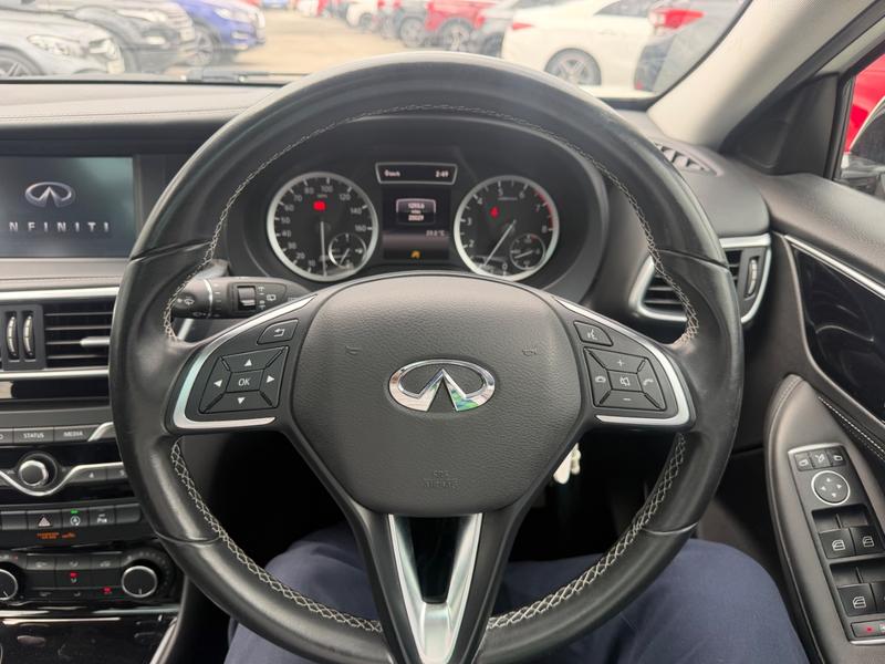Used Infiniti Q30 YK19YGN 27