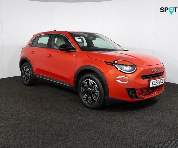Used 2025 Fiat 600 1.2 Hybrid 48V 5dr eDCT-6 Orange