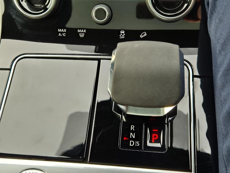 Used Land Rover Range Rover Velar FX21VGV 42