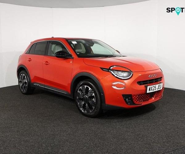 Used 2025 Fiat 600 1.2 Hybrid 48V 136 La Prima 5dr eDCT-6 Orange