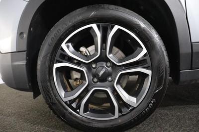 Jeep Avenger Photo 8