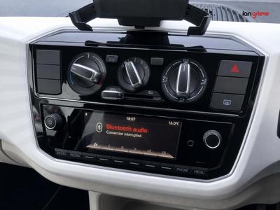 Volkswagen Up Photo 16