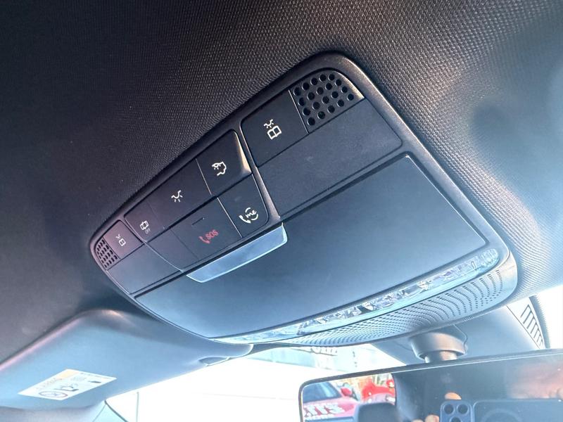 Used Mercedes-Benz E Class YM19OYK 50