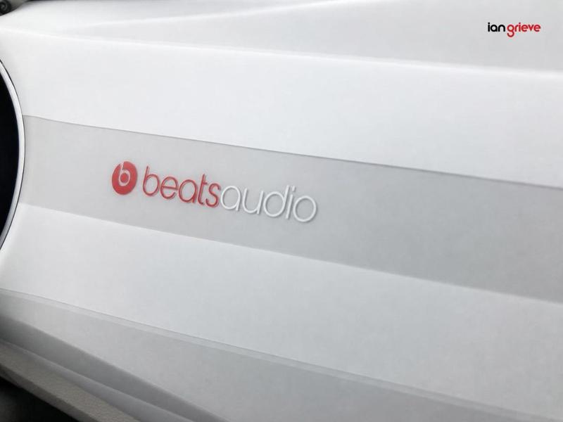 Volkswagen Up Photo autoweb-6b39c81f49d92d006fea2359059275329dc38ff7.jpg