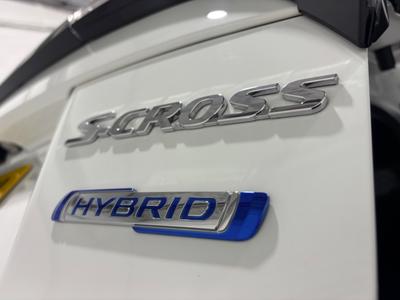 Suzuki S-Cross Photo 12