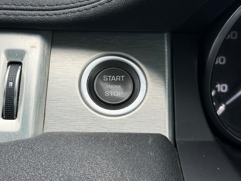 Used Land Rover Range Rover Evoque YF63XBY 29
