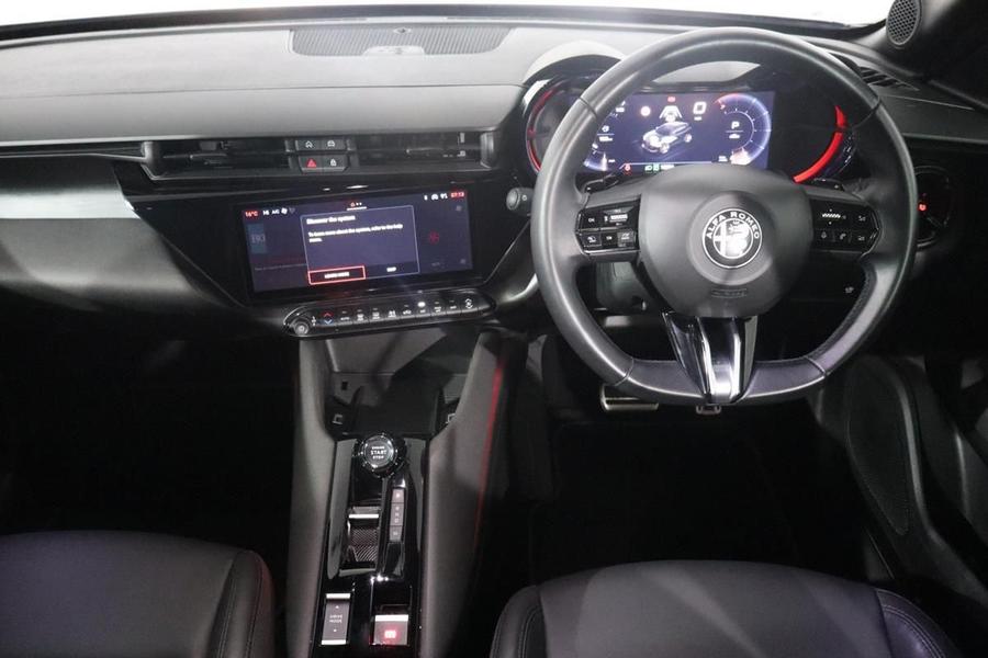Alfa Romeo Junior Photo autoweb-6f33f3119d9b7ad9787a469500d32ee7ab74571b.jpg