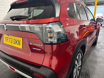 Suzuki S-Cross Photo 14
