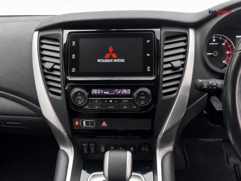 Mitsubishi Shogun Sport Photo autoweb-726b468fa14bbed354ac0b791def027f2b758a10.jpg