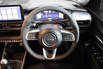 Jeep Avenger Photo 15