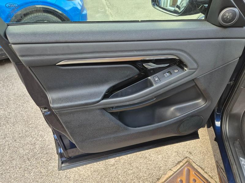 Used Land Rover Range Rover Evoque YE71OJG 27