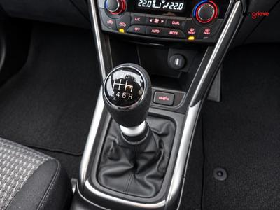 Suzuki S-Cross Photo 22