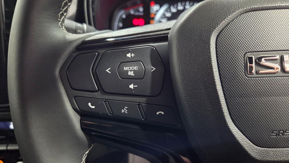 Isuzu D-max Photo autoweb-77162bbb4924d644082484cc5ae0c4140991657e.jpg